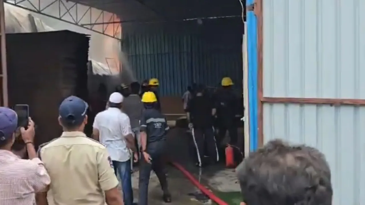 Fire at plywood warehouses in Gudimalkapur, no injuries