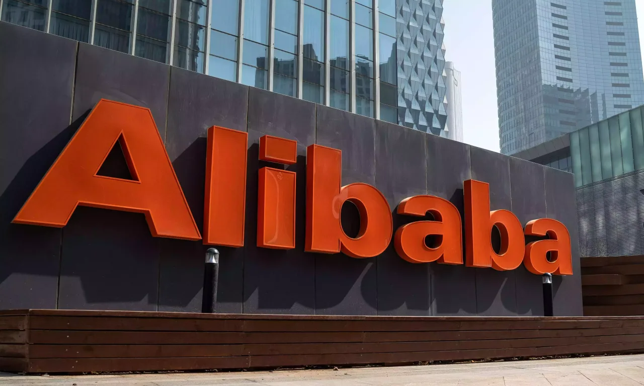 Alibaba Seeks $10 Billion From Share Sale for AI Expansion