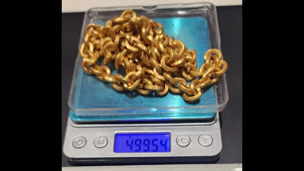 Rs. 83 Lakh Gold Chain Hidden In Sweater: 31-Year-Old Woman Arrested at Ahmedabad Airport