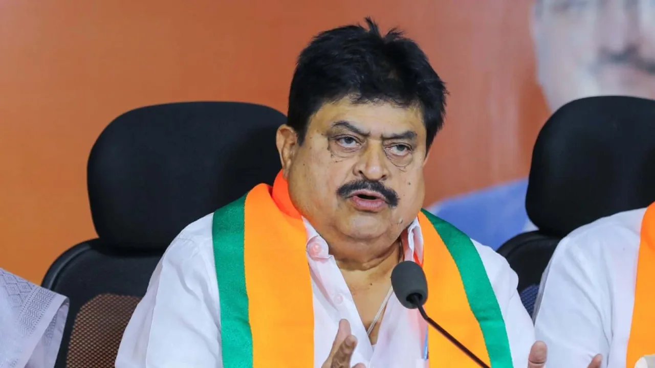 Fee row: Telangana BJP chief writes to Rahul in Italian