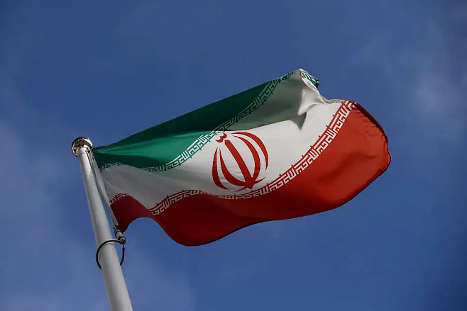 4.Iran media says US missile struck Iranian tanker off Kharg Island