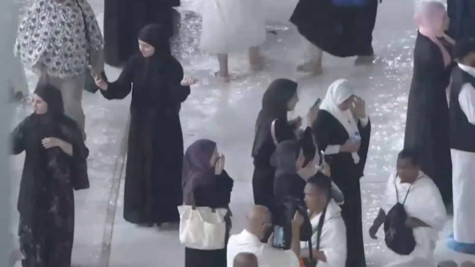Watch: Worshippers brave heavy rain at Grand Mosque in Makkah