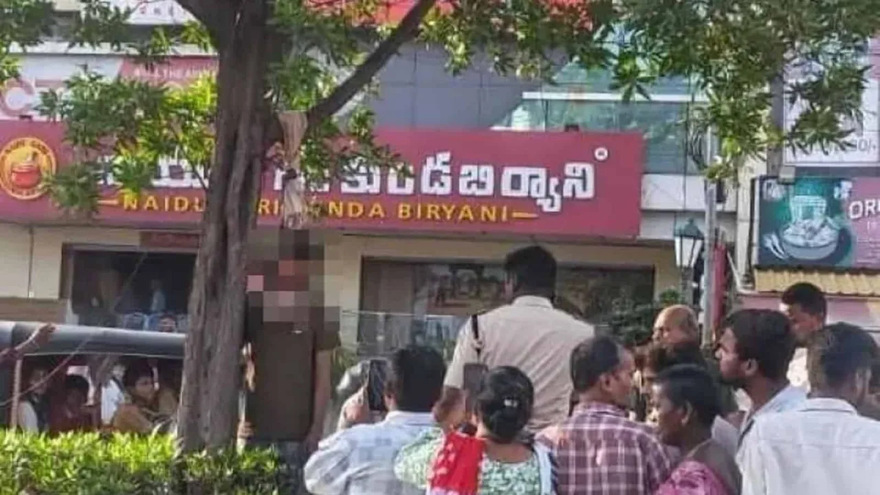 Man found hanging from tree on Warangal-Hyderabad NH
