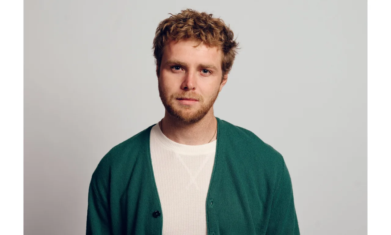 Alex Warren Joins Star-studded Abu Dhabi Grand Prix Line-up