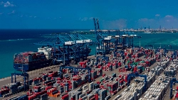 Saudi port container traffic surges 52.9% as cargo exceeds 341 million tons 3 h ago