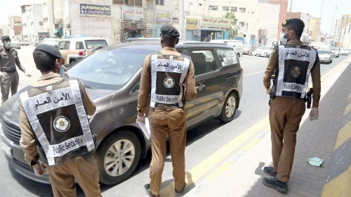 Saudi Arabia deports 12,635 illegal residents in a week   RIYADH — Saudi security authorities arrested a total of 14,782 illegal residents in a week. The arrests were made in the joint inspections, carried out by the security forces in collaboration
