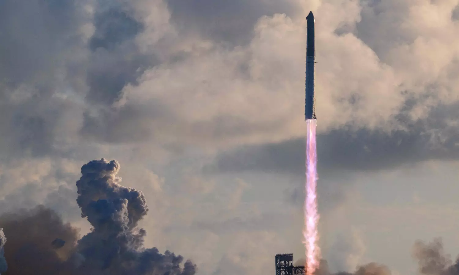 SpaceX’s Supersized Starship Reaches Orbit for the First Time