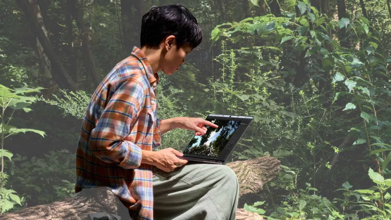After years of saying no, Apple brings touchscreen to MacBook Pro