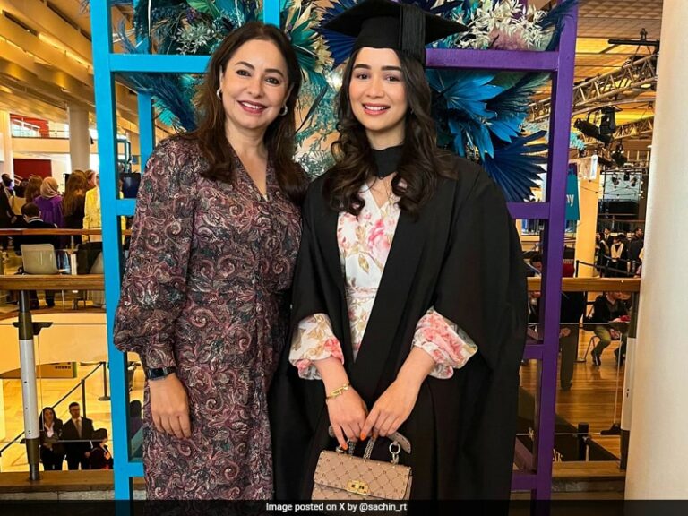 Tendulkar Praises Sara On Master's With Distinction In This Subject