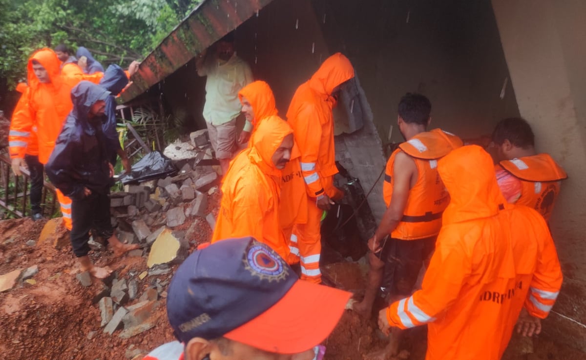 NDRF personnel working to free people stuck in the Lavasa landslide. NDRF personnel working to free people stuck in the Lavasa landslide.