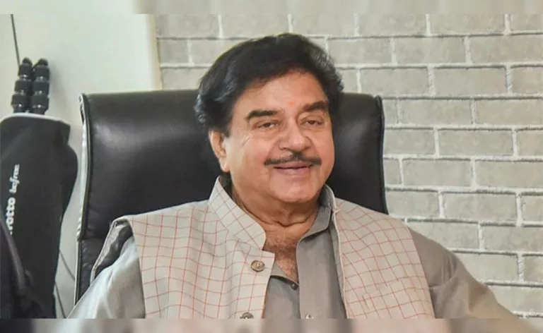 Shatrughan Sinha Discharged From Hospital, Denies Reports Of Undergoing Surgery: "Wouldn't I Know?"