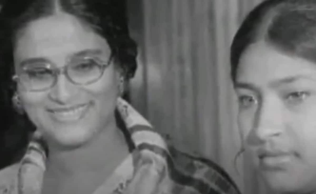 Sheikh Rehana was with Sheikh Hasina in Europe when the massacre that wiped off their family took place. Courtesy: Somoy TV Sheikh Rehana was with Sheikh Hasina in Europe when the massacre that wiped off their family took place. Courtesy: Somoy TV