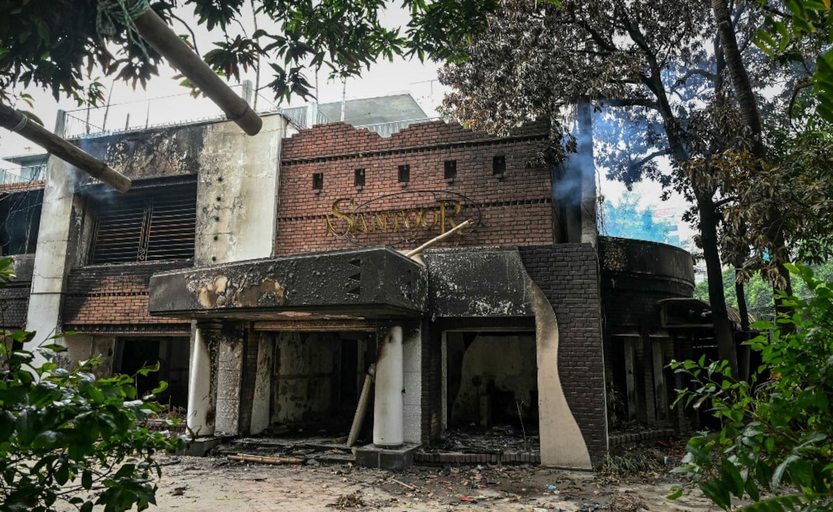 Popular Indian restaurant Santoor was vandalised and set on fire in Dhaka on Saturday Popular Indian restaurant Santoor was vandalised and set on fire in Dhaka on Saturday
