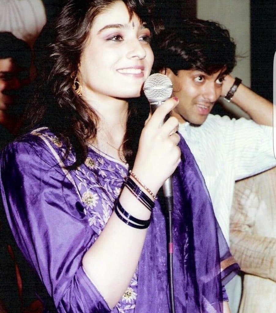 Raveena Tandon and Salman Khan at Patthar Ke Phool press meet. (Courtesy:X)
