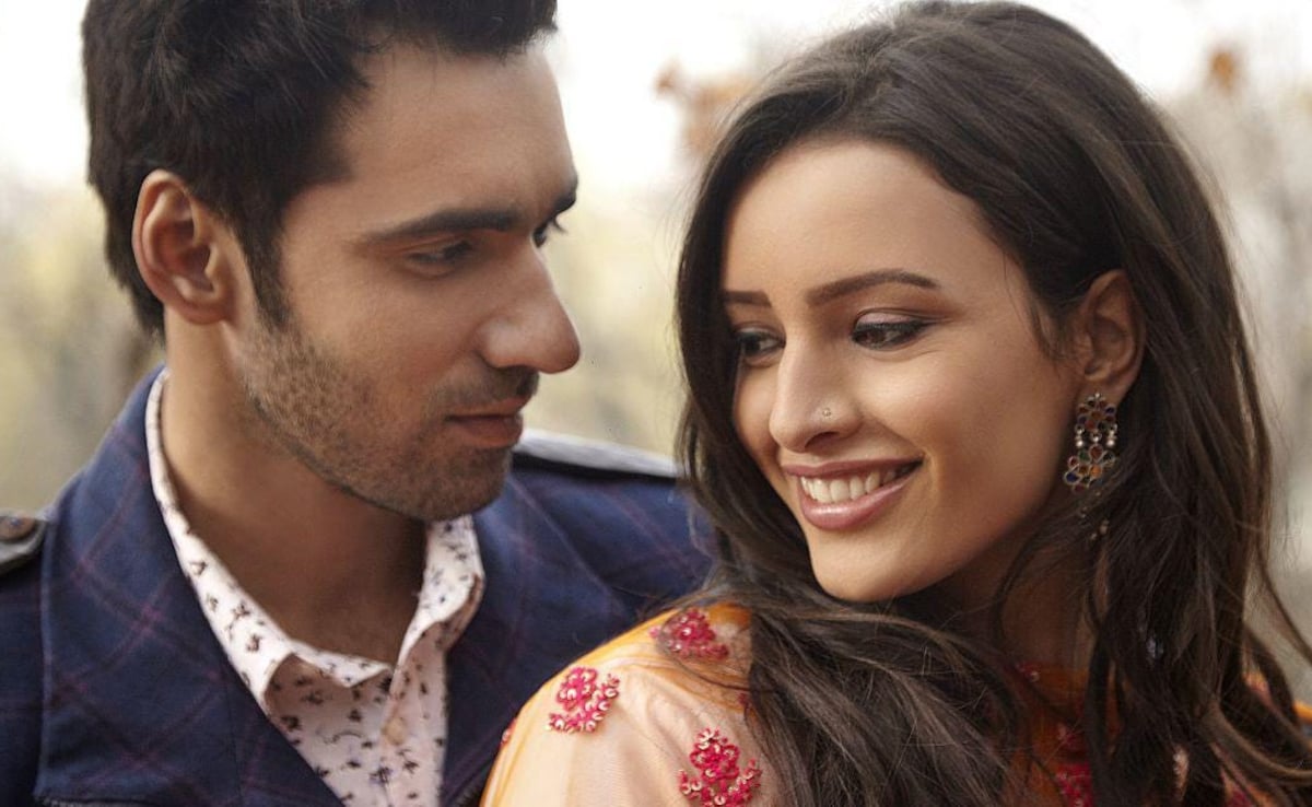 A still from Laila Majnu.
