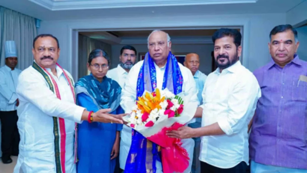 CM Revanth, Telangana Congress chief meet Mallikarjun Kharge
