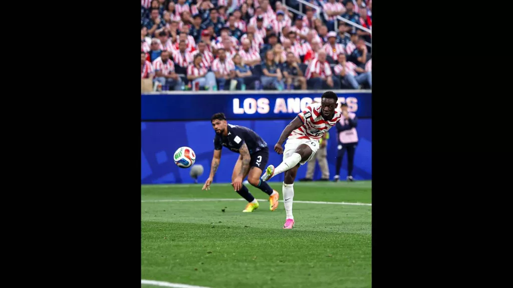 US cruises past Paraguay 4-1 in FIFA World Cup opener
