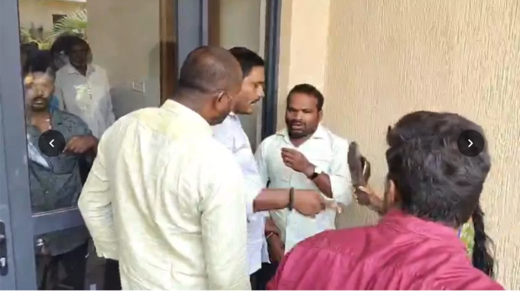 Widowed farmer attacks Mahbubabad revenue attendant for harassing her