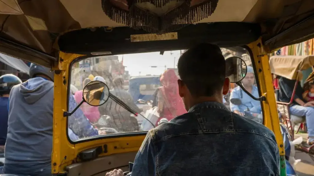 Mumbai man transfers Rs 15K instead of Rs 156 to auto driver