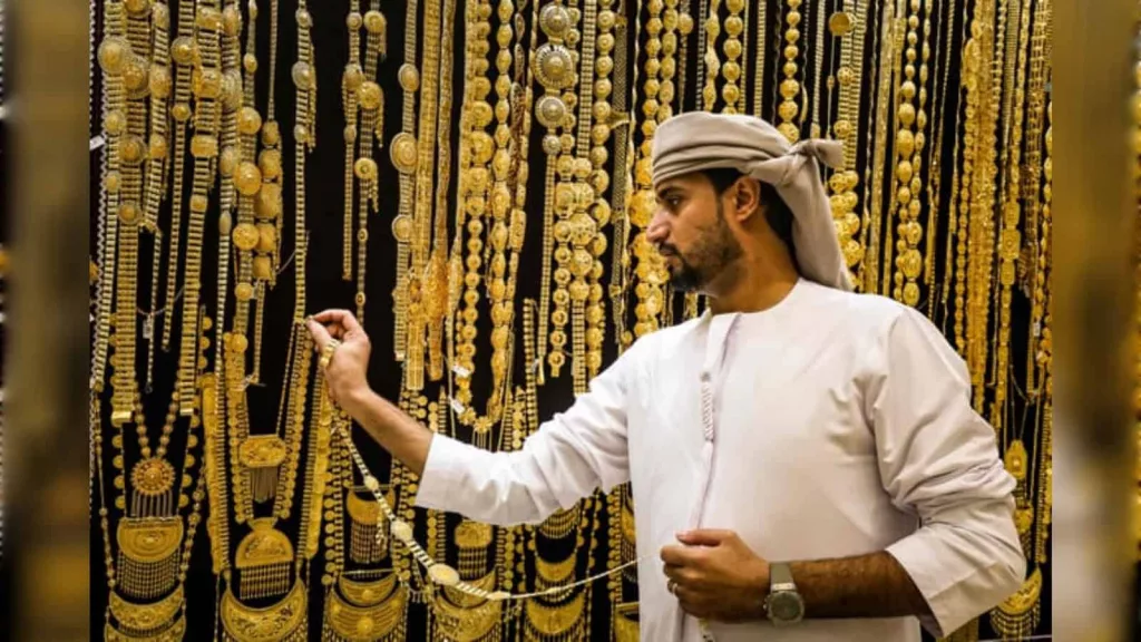 Gold prices fall sharply in Dubai, easing costs for buyers
