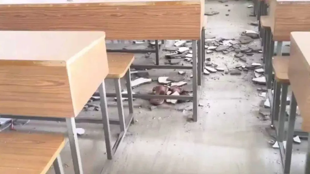 Ceiling plaster collapses on students in Kalaburagi college