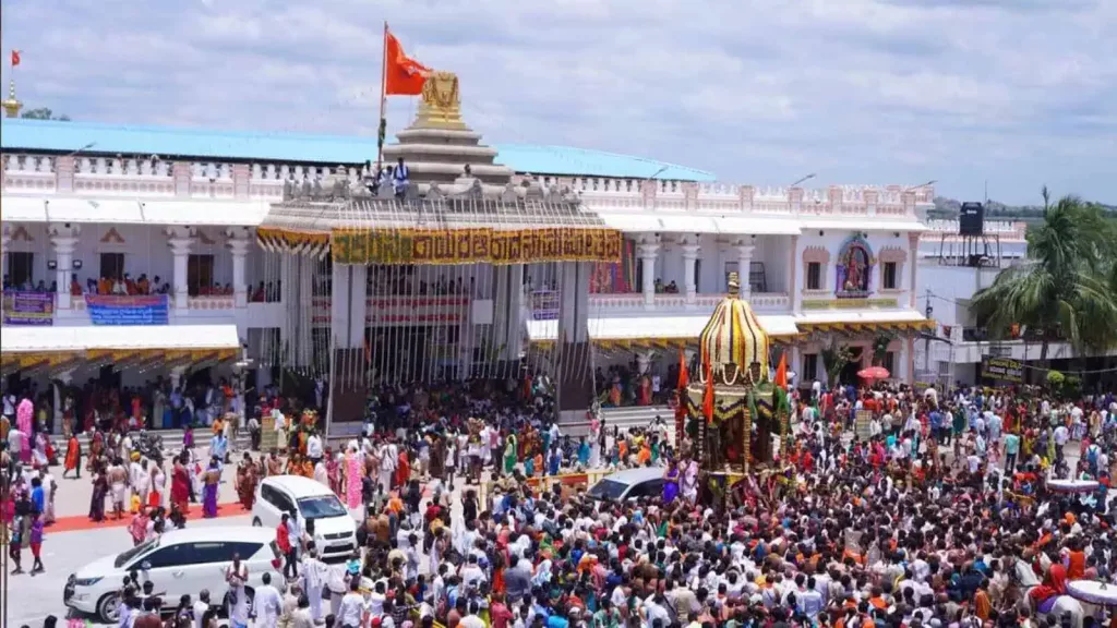 Pilgrims struggle for accommodation as Mantralaya sees heavy rush